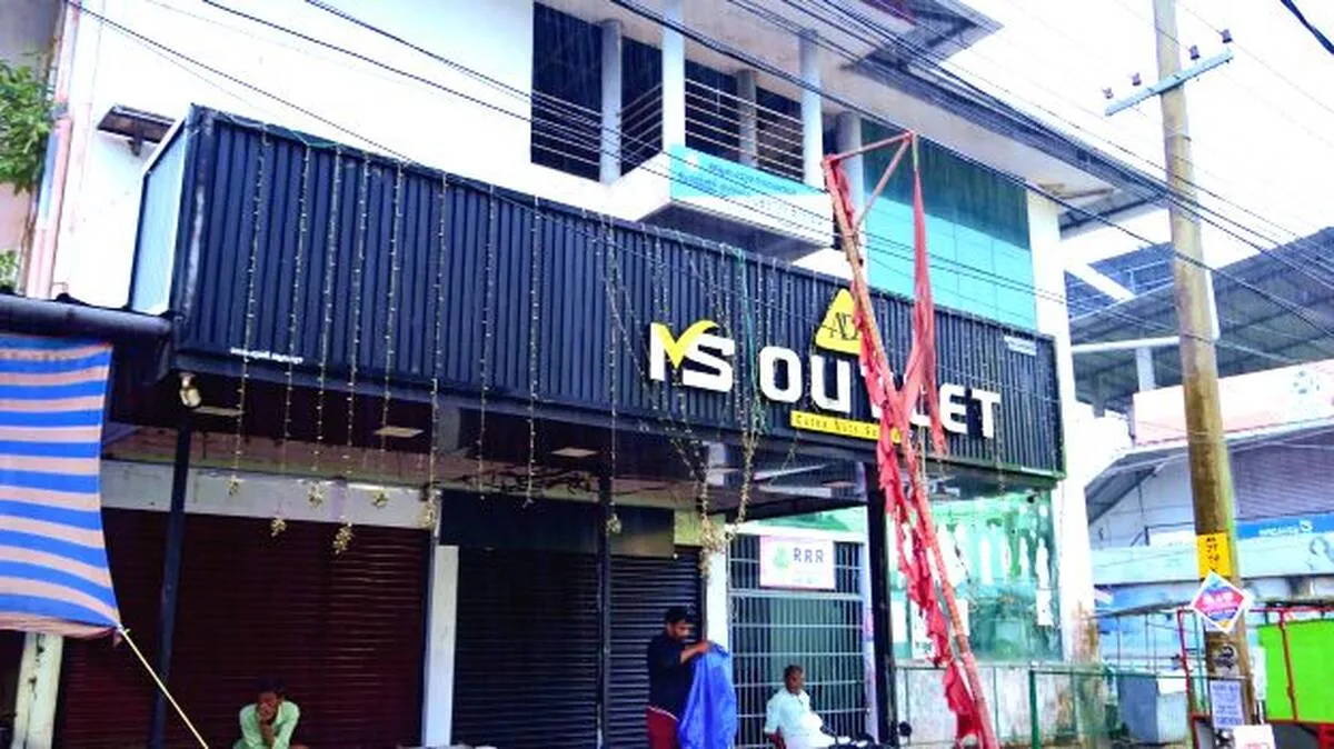 തുറക്കില്ല ഷീ ലോഡ്ജ്, 
പദ്ധതി ഉപേക്ഷിച്ചു