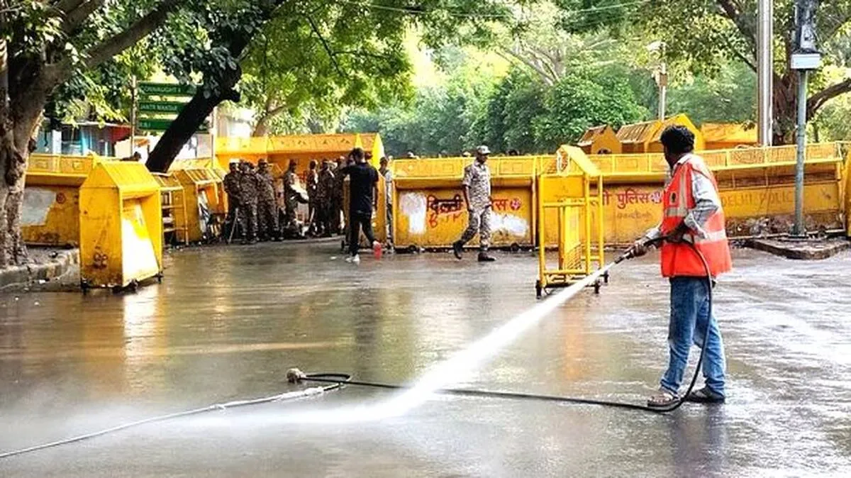 ജന്തർ മന്ദർ ഇന്ന് 
ആളൊഴിഞ്ഞ പൂരപ്പറമ്പ്