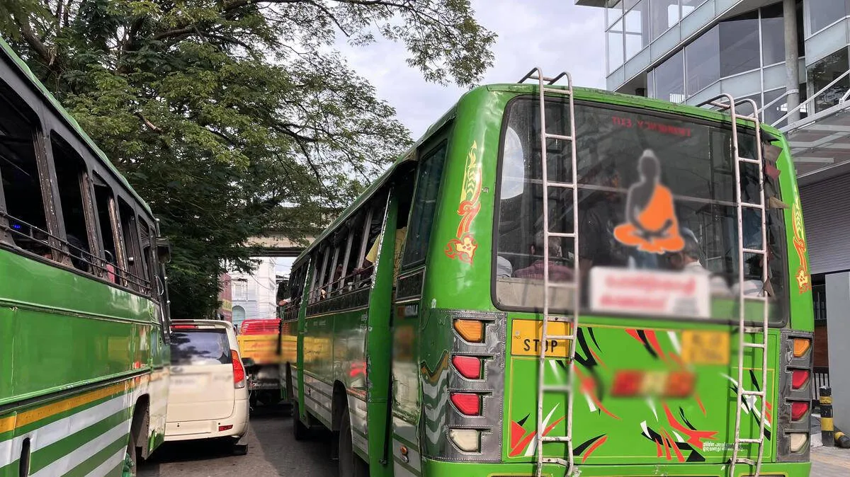 private-bus