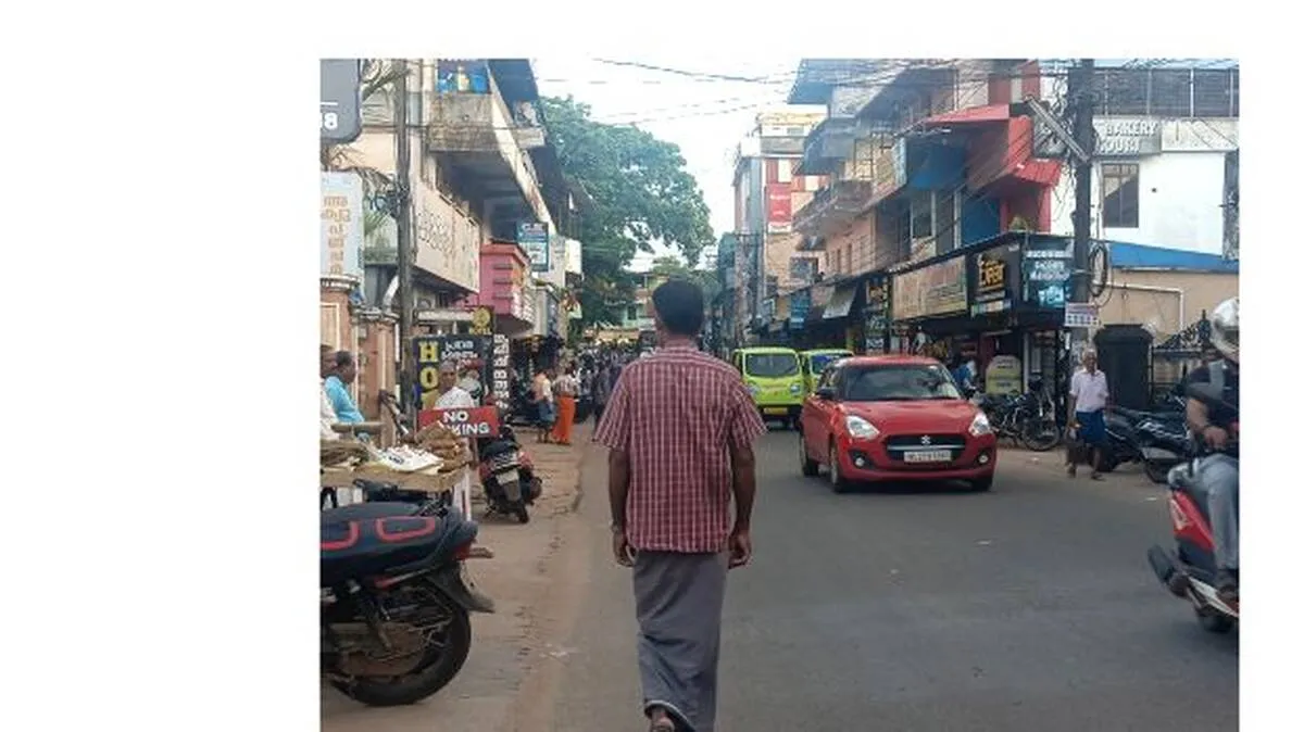 അഞ്ചാലുംമൂട് ജംഗ്ഷനിൽ
അഴിയക്കുരുക്ക്