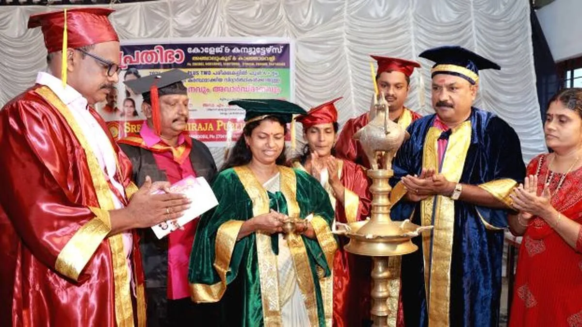 വിദ്യാർത്ഥികൾ ഉണർവോടെ 
പ്രവർത്തിക്കണം: ബിന്ദു കൃഷ്ണ