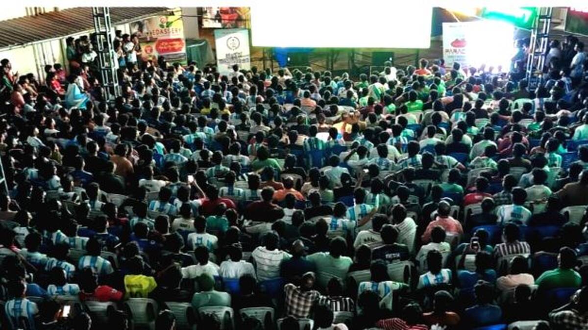 crowd