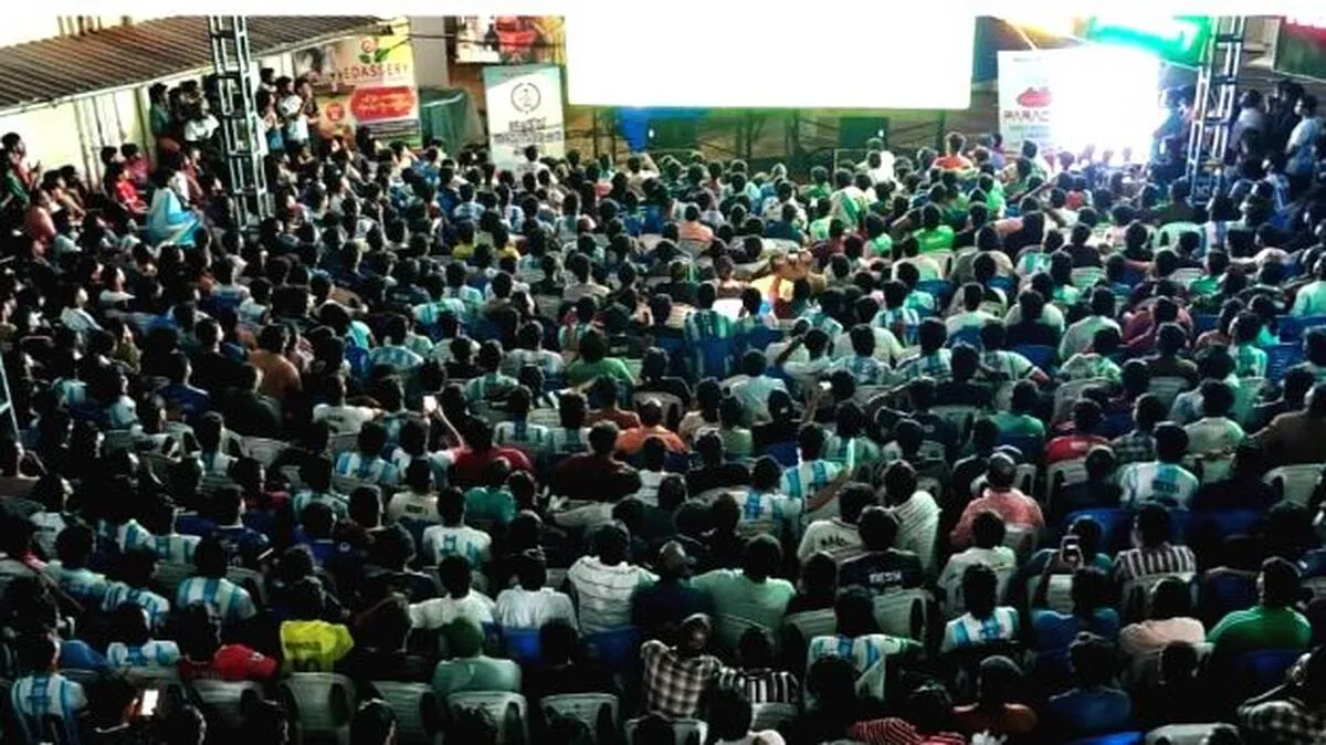 crowd