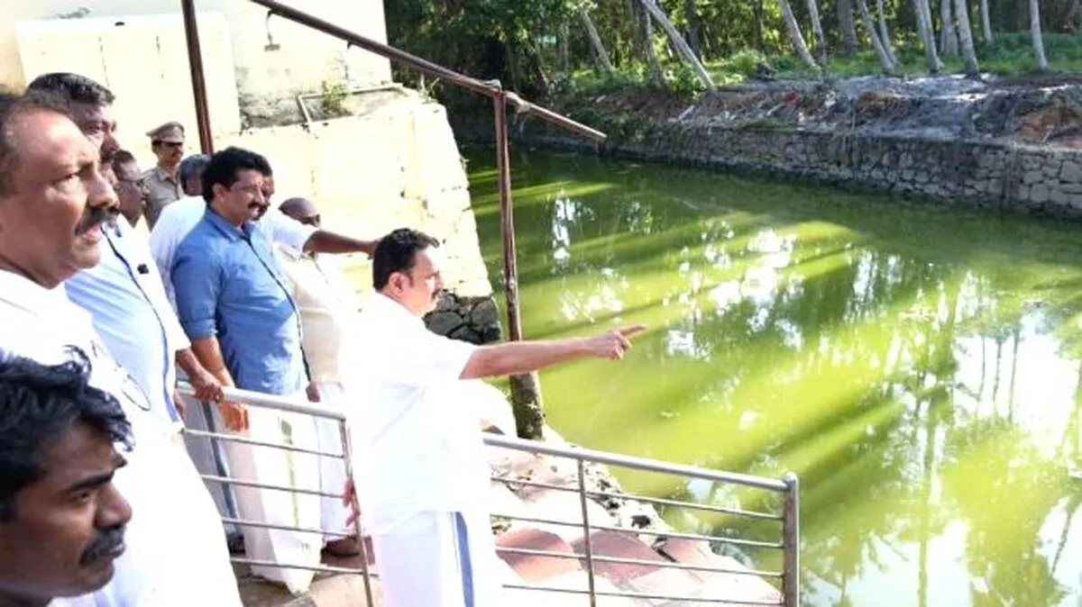 തിരുവല്ലം പരശുരാമസ്വാമി ക്ഷേത്ര വികസനത്തിന്
ദീർഘകാല പദ്ധതി: മന്ത്രി കെ. മുരളീധരൻ