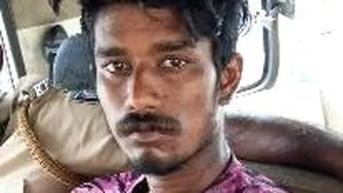 വാക്കത്തിയുമായി പൊലീസ് സ്റ്റേഷനിൽ 
ആക്രമിക്കാൻ ശ്രമിച്ച പ്രതി പിടിയിൽ