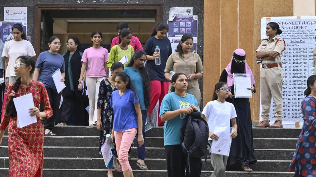 'ജെഇഇ  മാതൃകയിൽ രണ്ട്  ഘട്ടം'; നീറ്റ് - യുജി പരീക്ഷയിൽ വൻ മാറ്റത്തിനൊരുങ്ങി കേന്ദ്രം