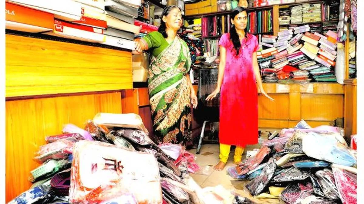 കണ്ണീർപ്പെയ്‌ത്തിൽ ആറു  മരണം കൂടി:
ആറുപേരെ കാണാതായി