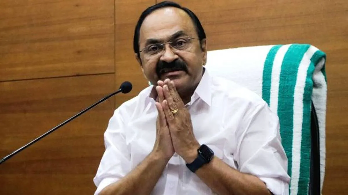 ഭക്ഷണം കഴിച്ചത് ഇത്ര അപരാധമോ? മുഖ്യമന്ത്രി  ദുരന്തകാലത്ത് അന്നത്തെ  മുഖ്യമന്ത്രി നിരാഹാരത്തിലാണെന്ന്  അറിഞ്ഞില്ല