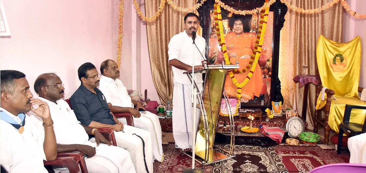 sathya-sai-baba sathya-sai-baba