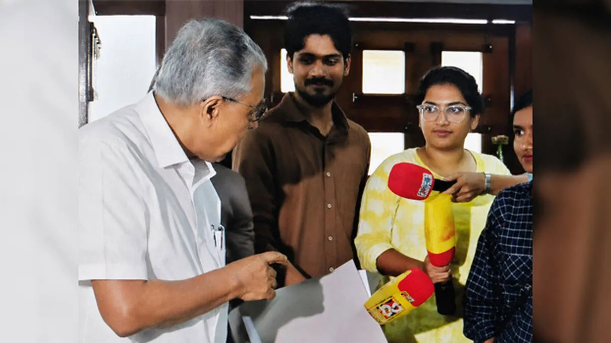 pinarayi-vijayan-