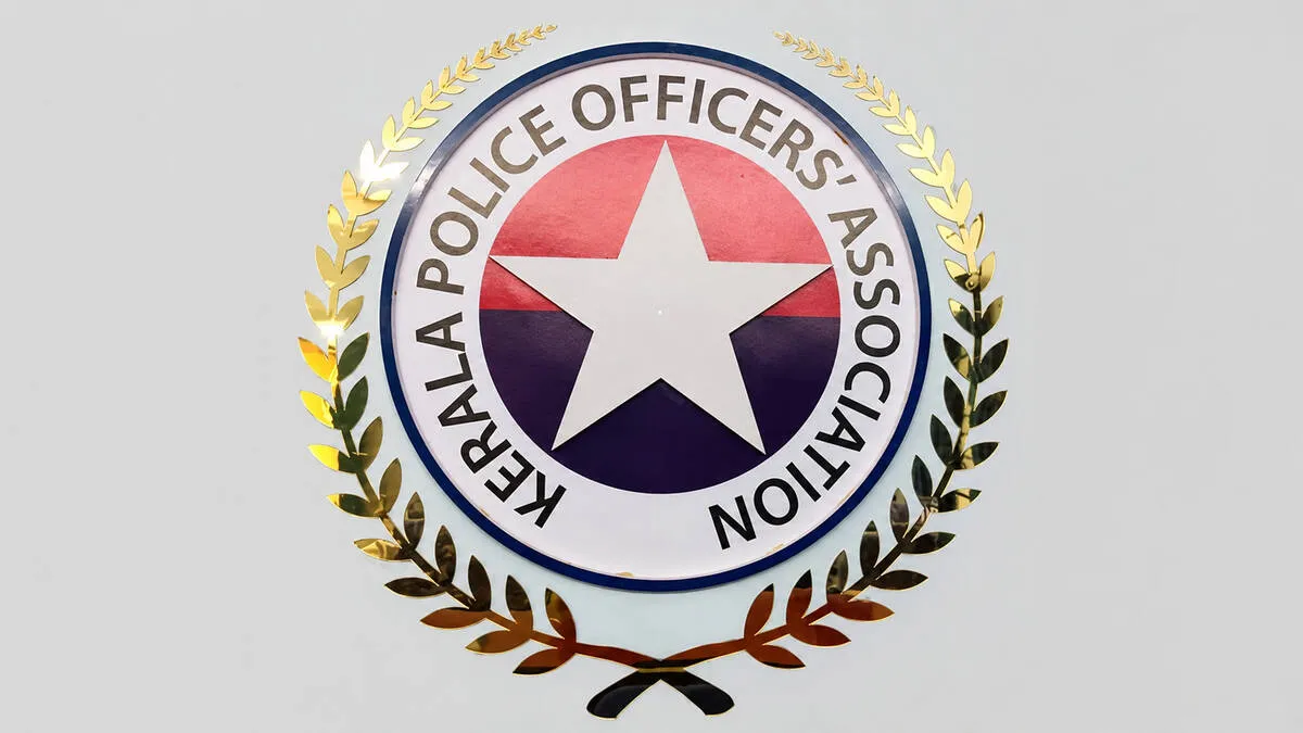 kerala-police-officers-as