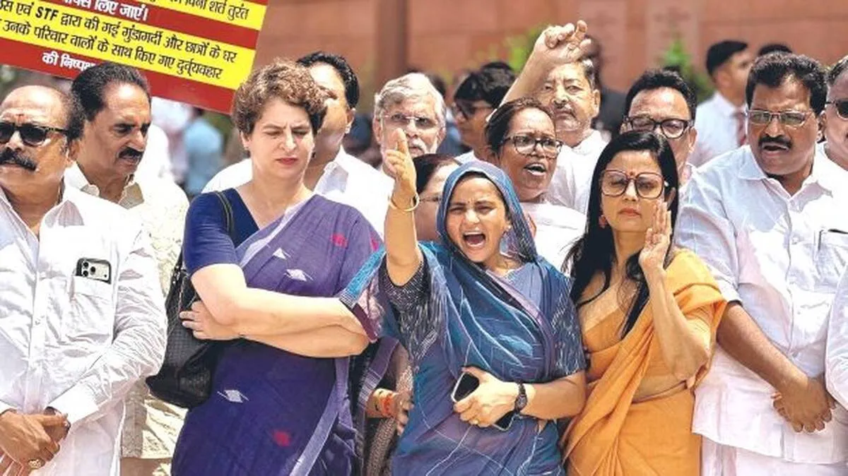 opposition-mps-protest