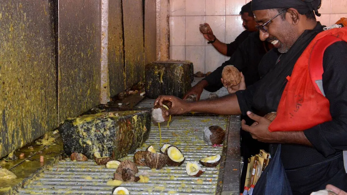 ayyappa-devotees-breaking